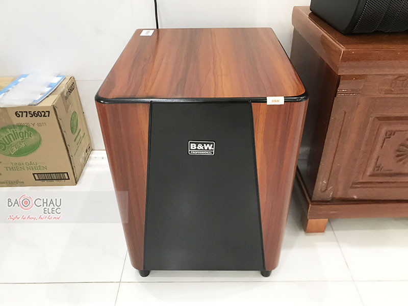 Dàn karaoke gia đình anh Trí 