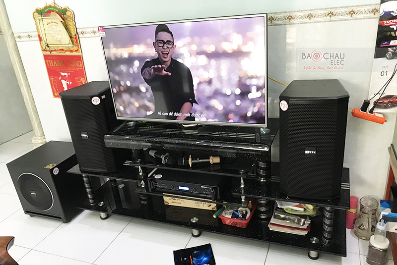 Dàn karaoke gia đình anh Tuấn h3