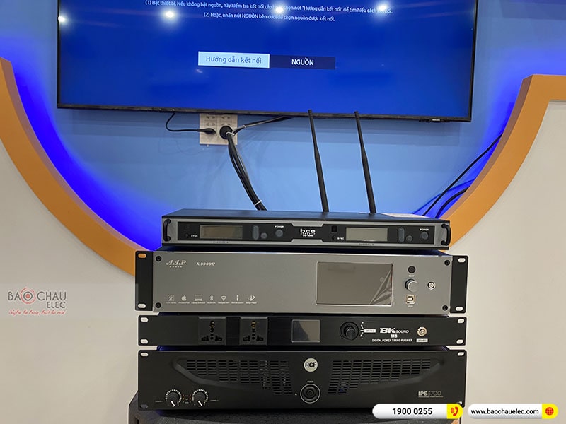 Dàn karaoke gia đình chị Trinh