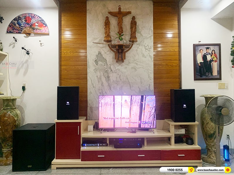 Dàn karaoke gia đình anh Lập