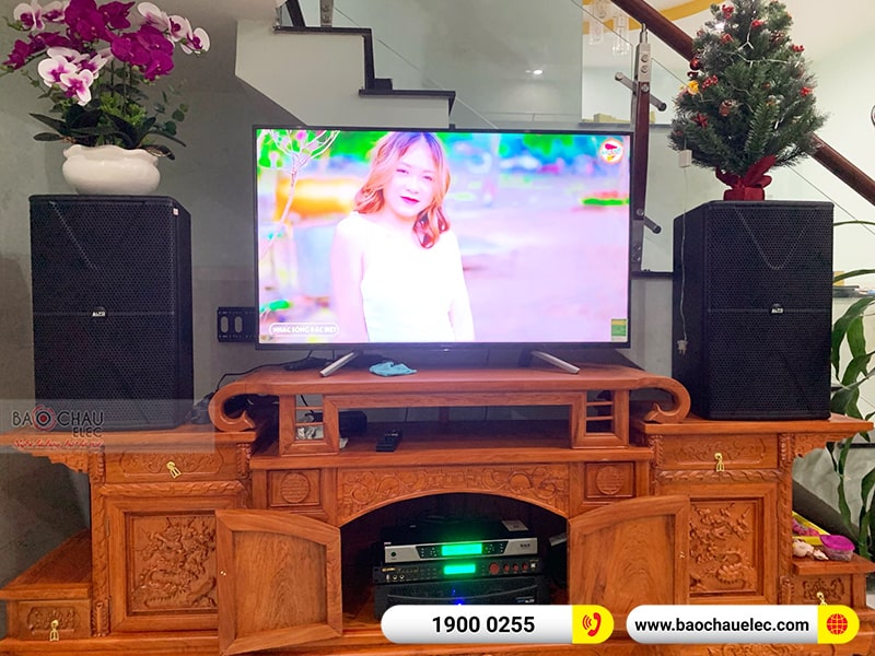 Dàn karaoke gia đình anh Cảnh