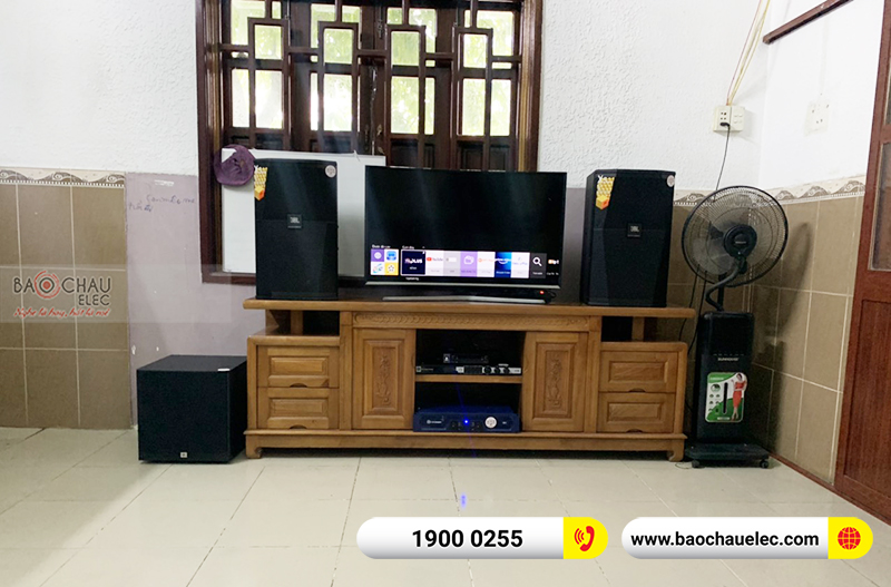 Dàn karaoke gia đình anh Hiền