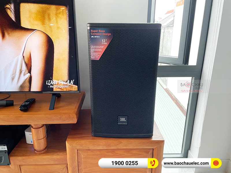 Dàn karaoke gia đình anh Hiếu