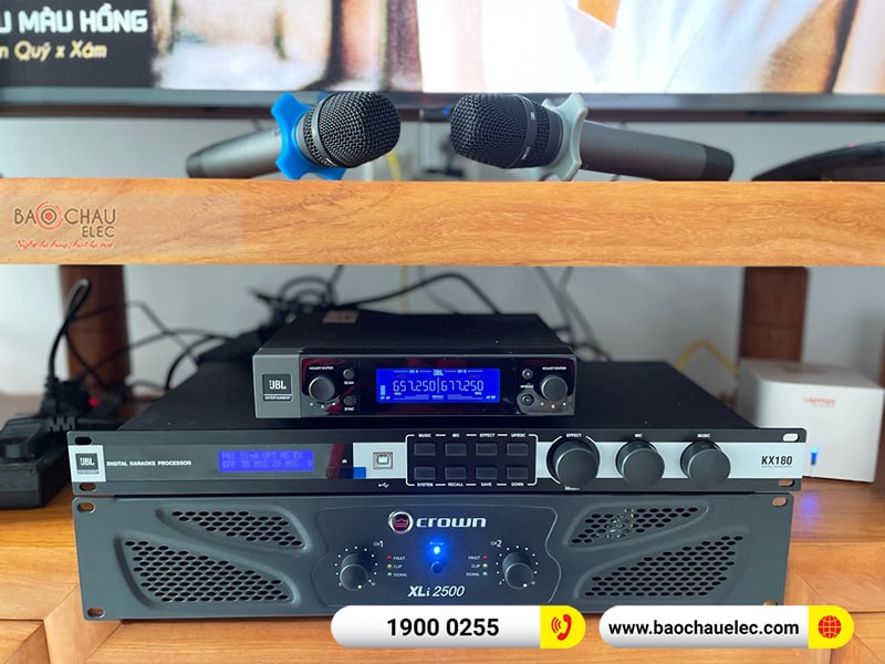 Dàn karaoke gia đình anh Hiếu