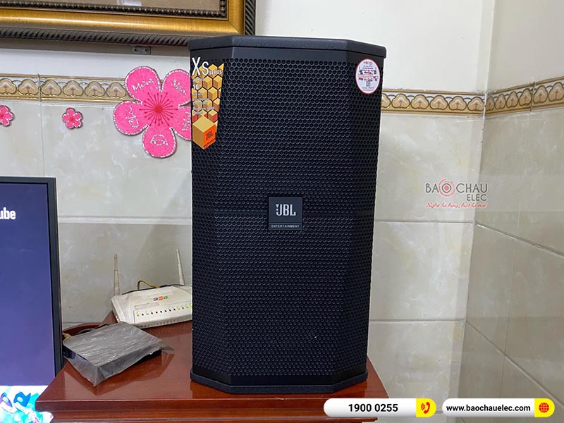 Dàn karaoke gia đình anh Hưng