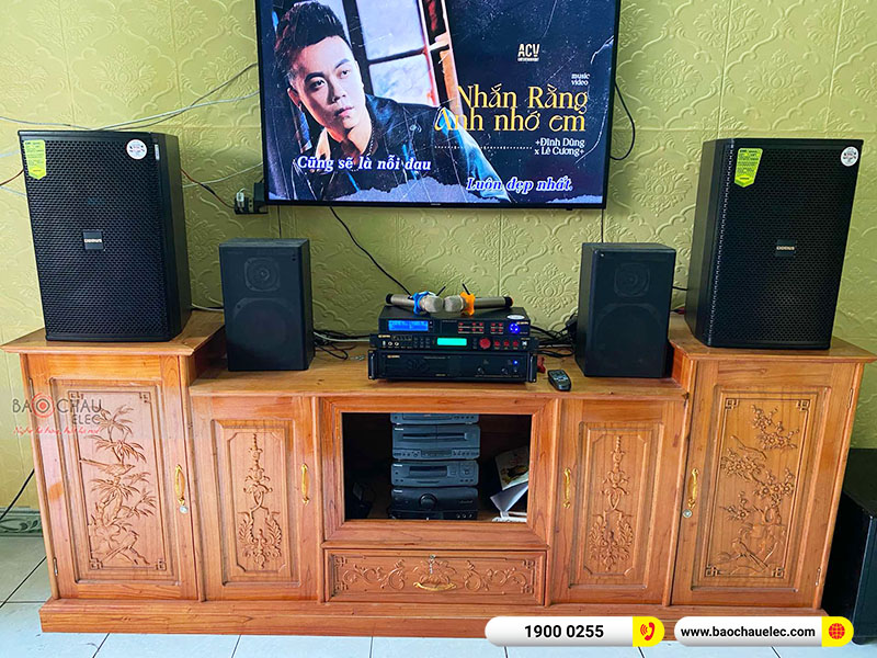 Dàn karaoke gia đình anh Nhàn