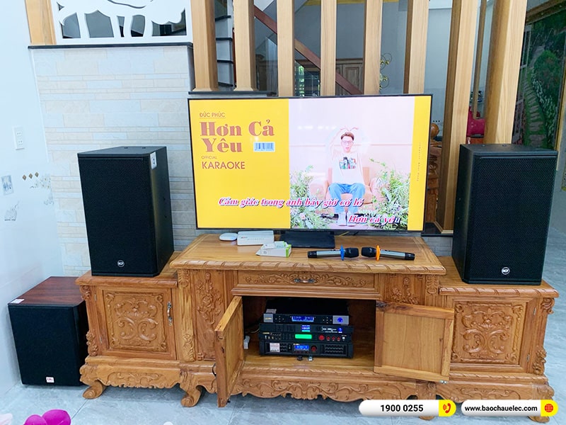 Dàn karaoke gia đình anh Tuân