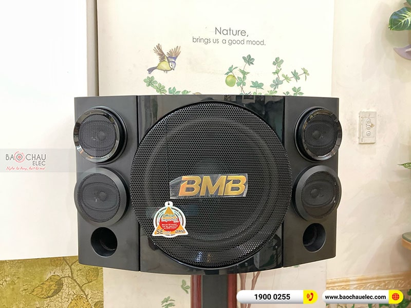 Dàn karaoke gia đình anh Chí