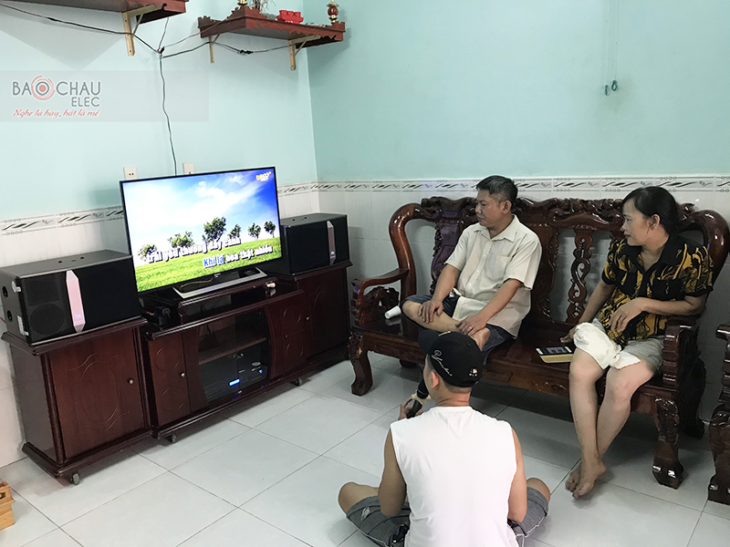 Dàn karaoke gia đình anh Hậu h6