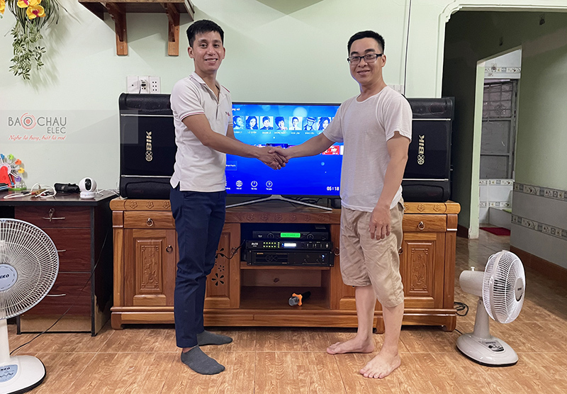 Dàn karaoke gia đình anh Hy h5