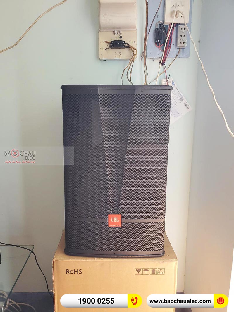 Dàn karaoke gia đình anh Hai