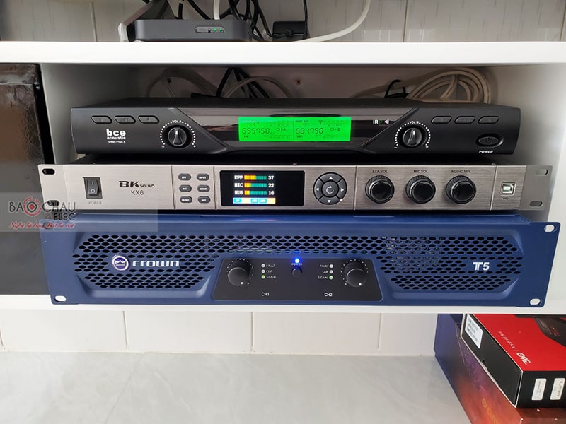 Dàn karaoke gia đình anh Hải