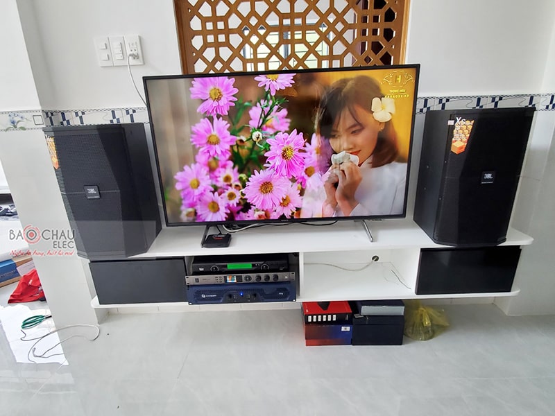 Dàn karaoke gia đình anh Hải
