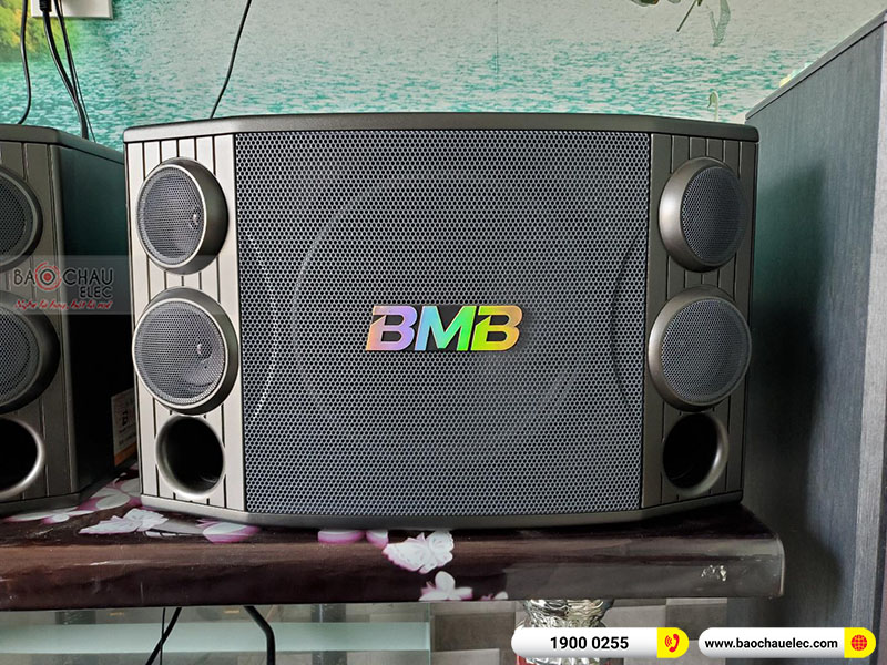 Dàn karaoke gia đình anh Thịnh