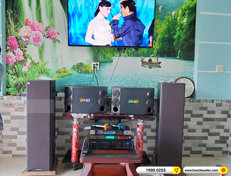 Dàn karaoke gia đình anh Thịnh