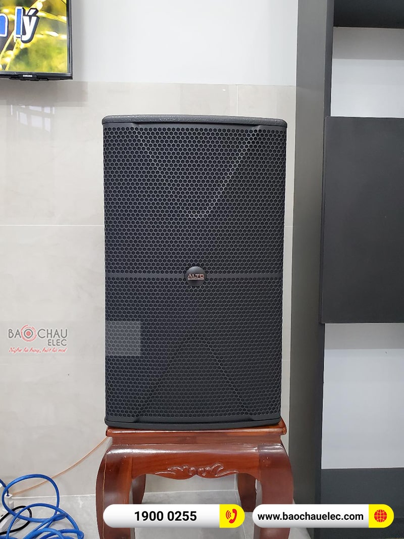 Dàn karaoke gia đình anh Văn