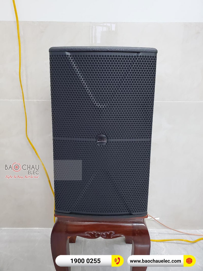 Dàn karaoke gia đình anh Văn