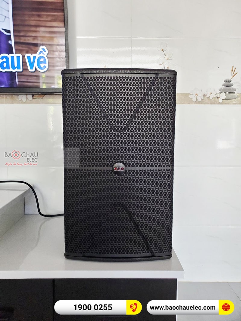 Dàn karaoke gia đình chị Quyền