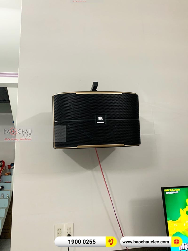 Dàn karaoke gia đình anh Bằng 