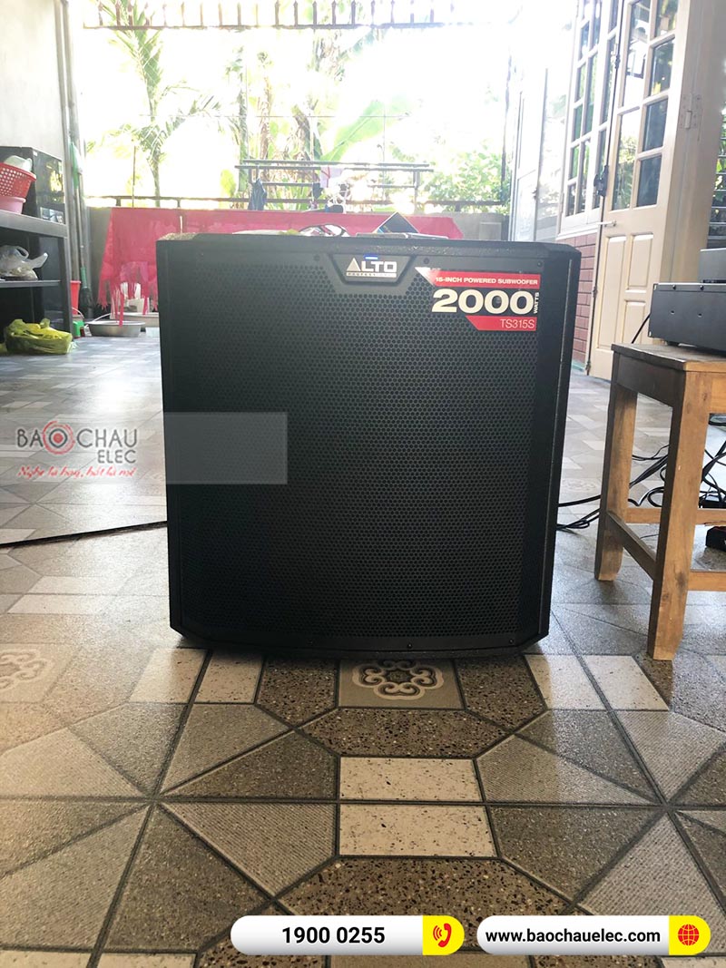 Dàn karaoke gia đình anh Bình 