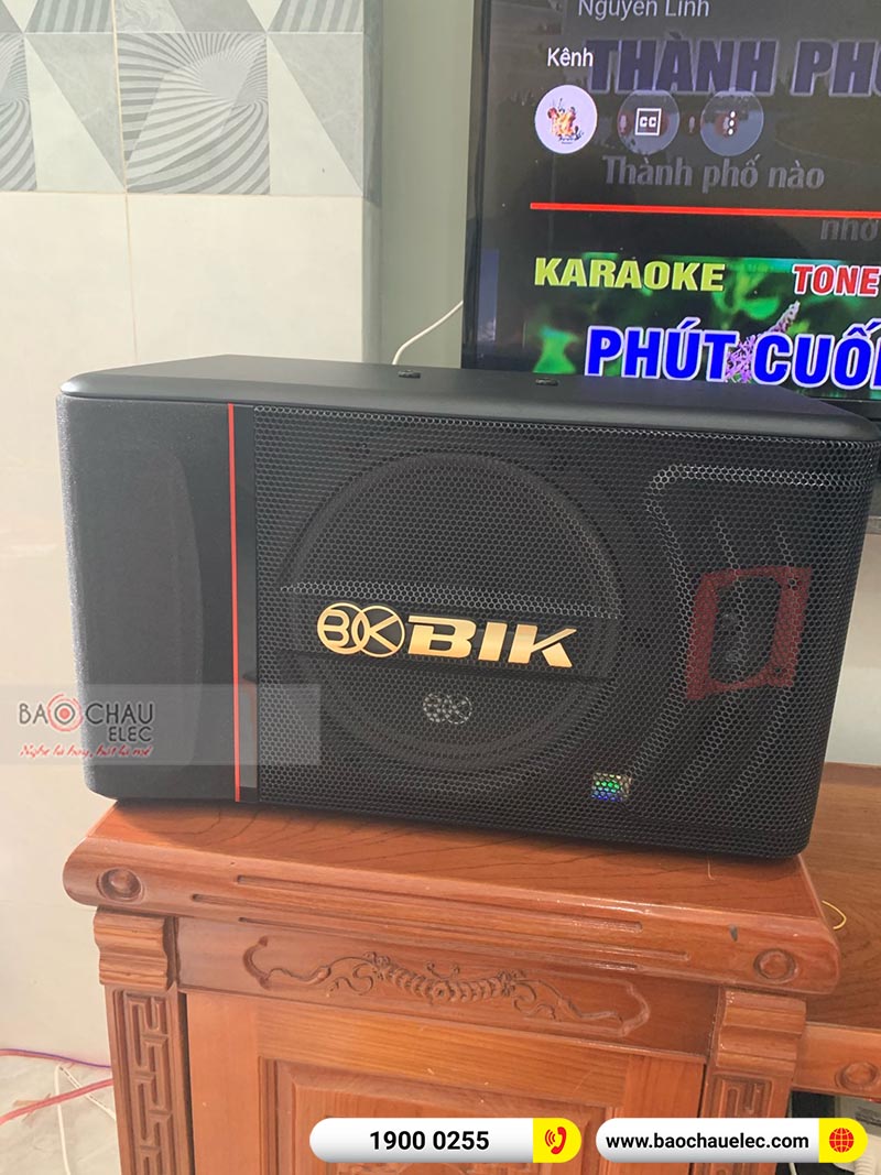 Dàn karaoke gia đình anh Long