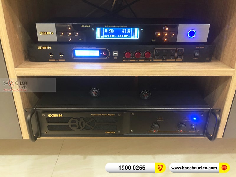 Dàn karaoke gia đình anh Thông