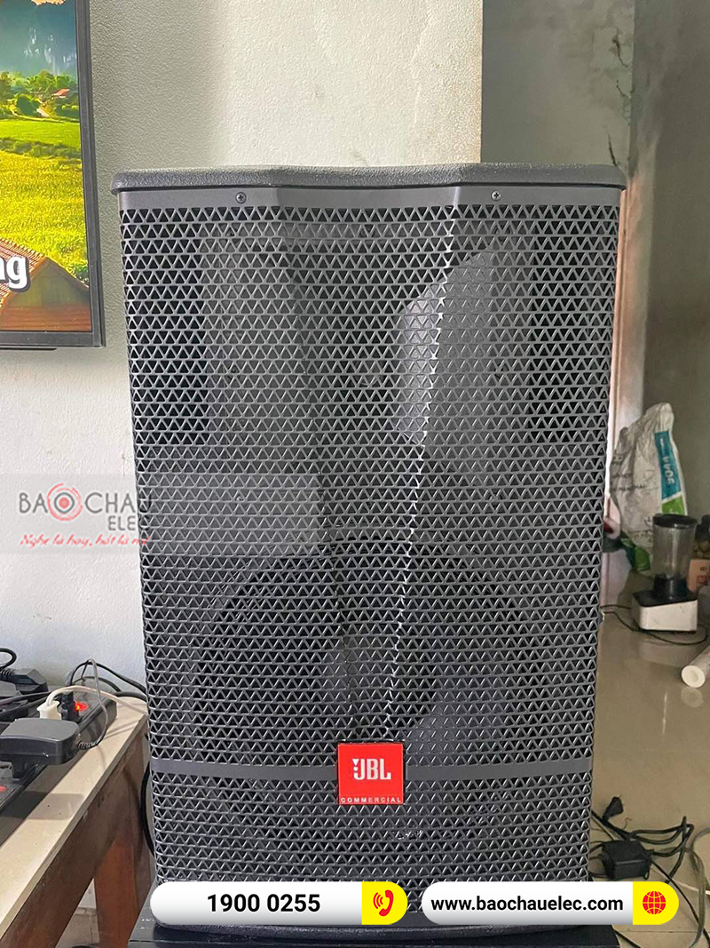 Dàn karaoke gia đình anh Trường