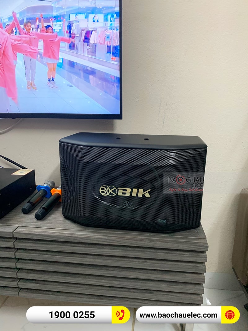 Dàn karaoke gia đình anh Vũ