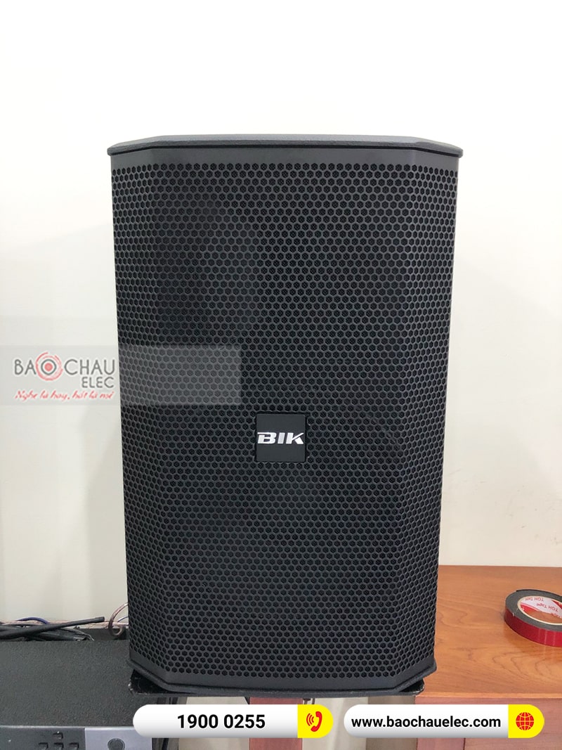 Dàn karaoke gia đình chị Lan
