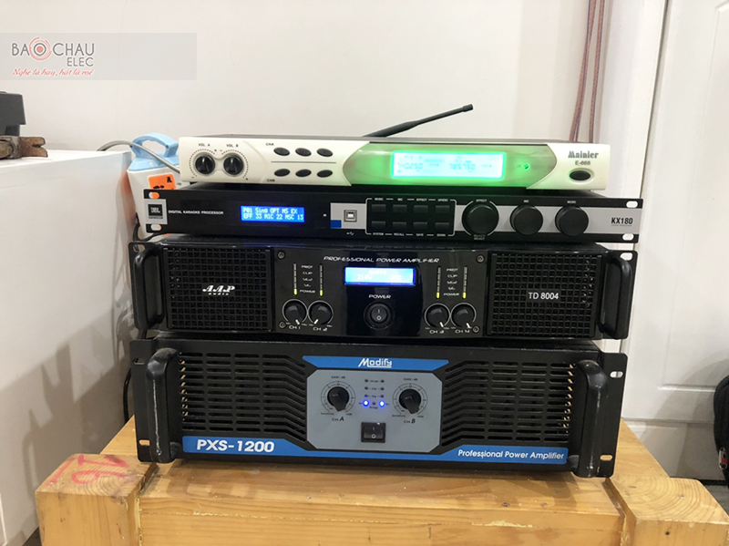 Dàn karaoke gia đình anh An 