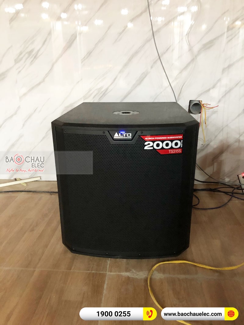 Dàn karaoke gia đình anh Bảo