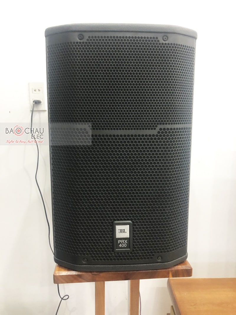 Dàn karaoke gia đình anh Hưng 