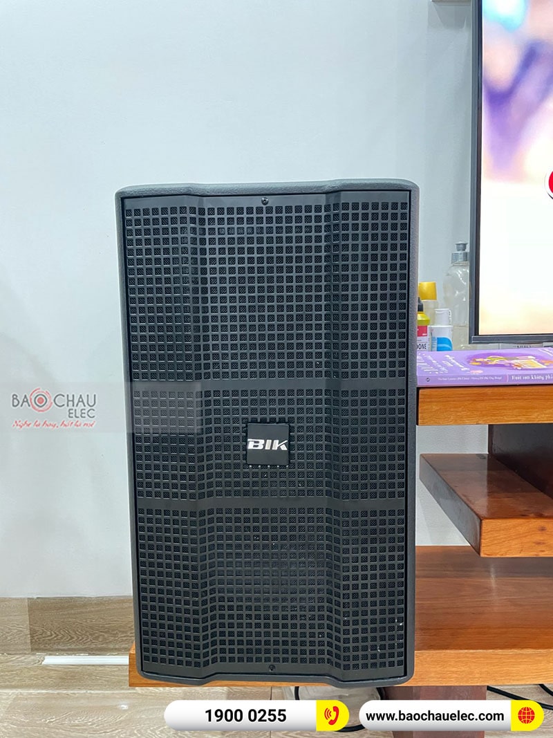 Dàn karaoke gia đình anh Hùng