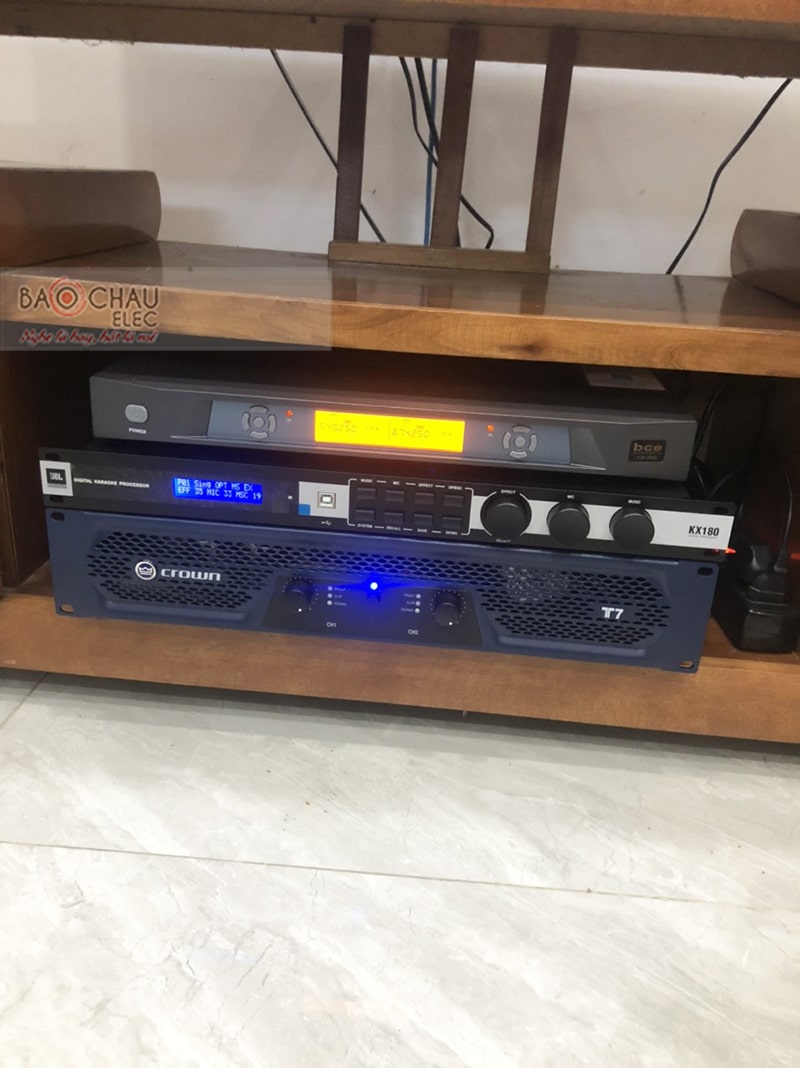 Dàn karaoke gia đình anh Hưng 