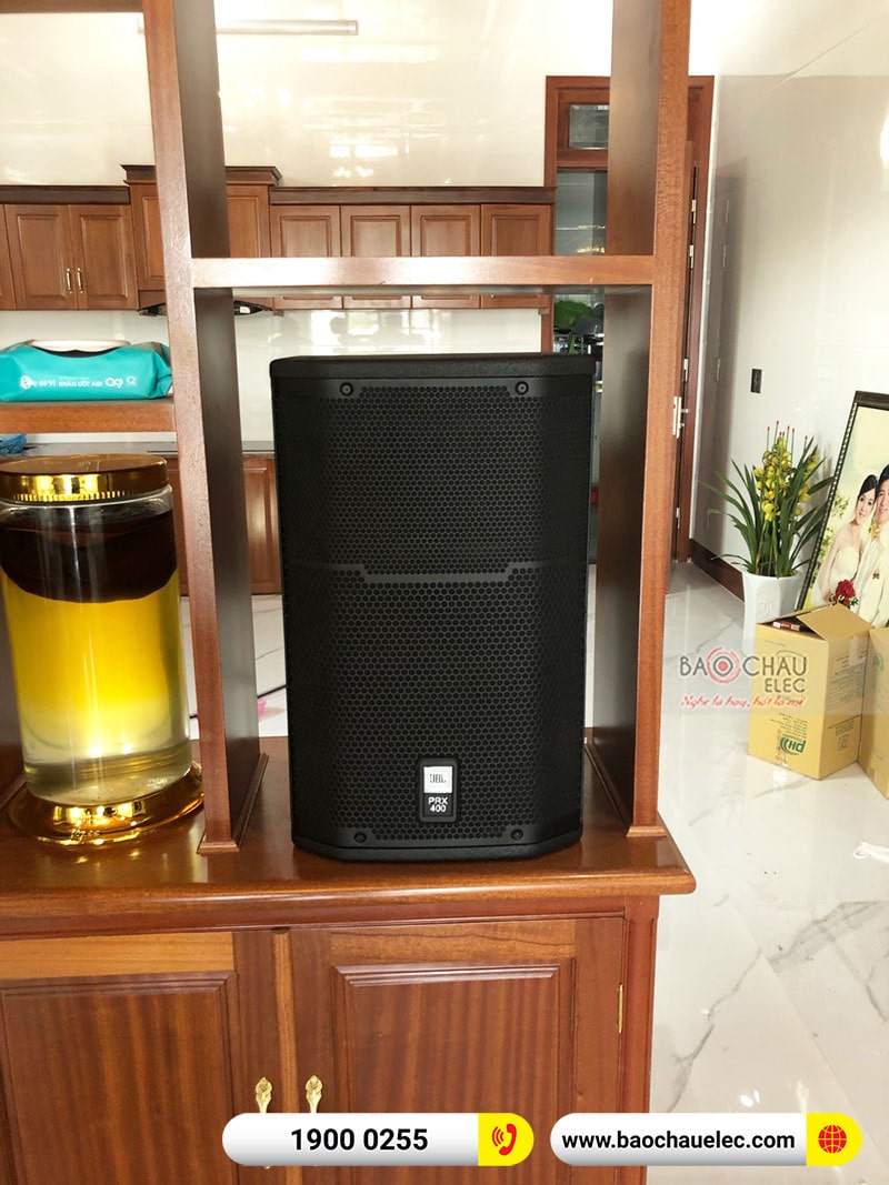 Dàn karaoke gia đình anh Tú