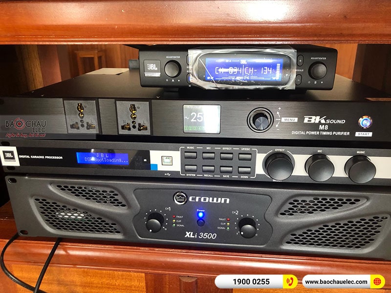 Dàn karaoke gia đình anh Tú