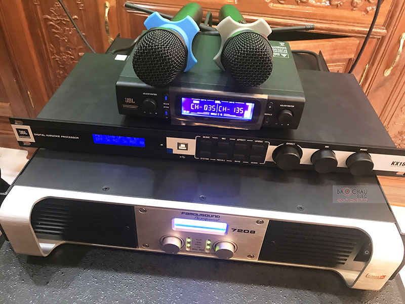 Dàn karaoke gia đình anh Tú h3