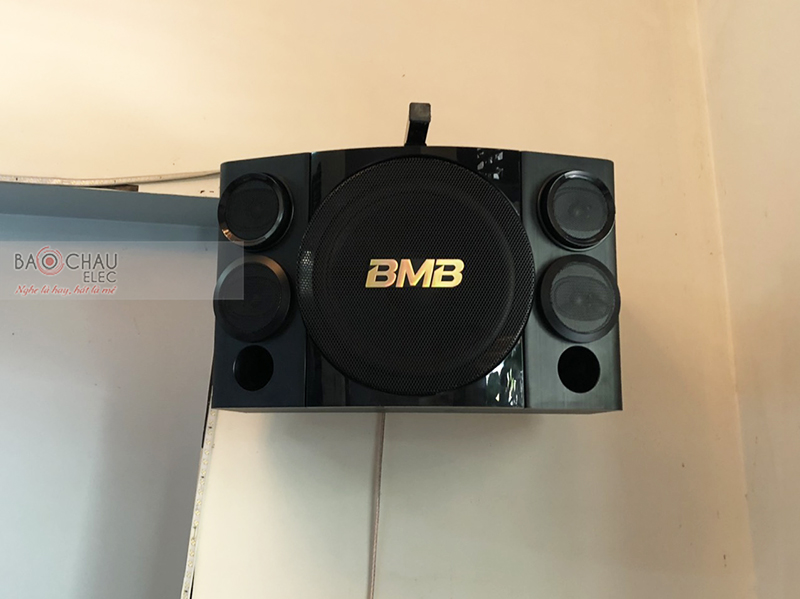 Dàn karaoke gia đình chị Mai
