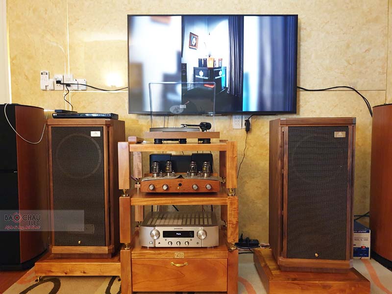 Lắp đặt d&agrave;n nghe nhạc Hi-end cho anh Tuấn tại Huế