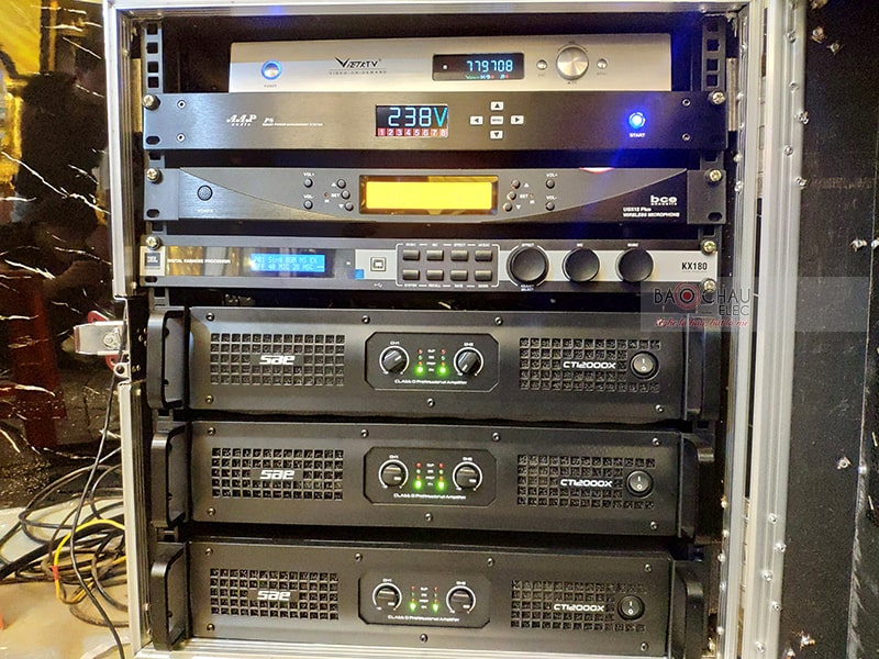 ph&ograve;ng h&aacute;t vip qu&aacute;n Hương Đồng Qu&ecirc; h4