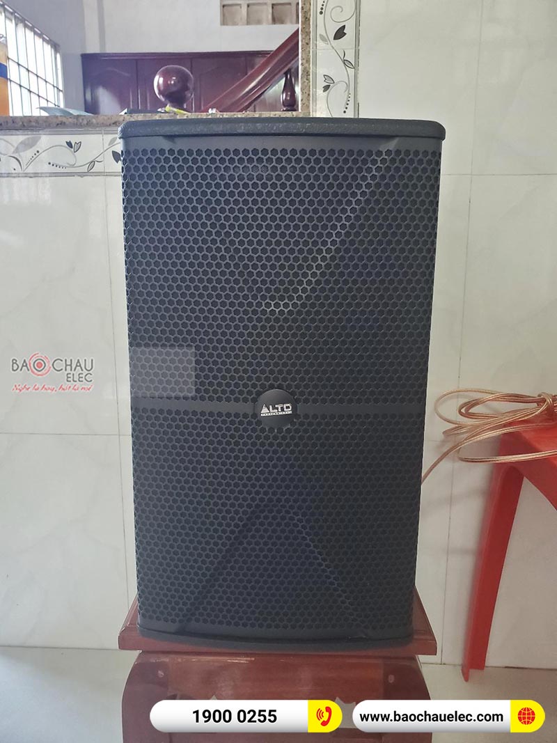 Dàn karaoke gia đình anh Duy