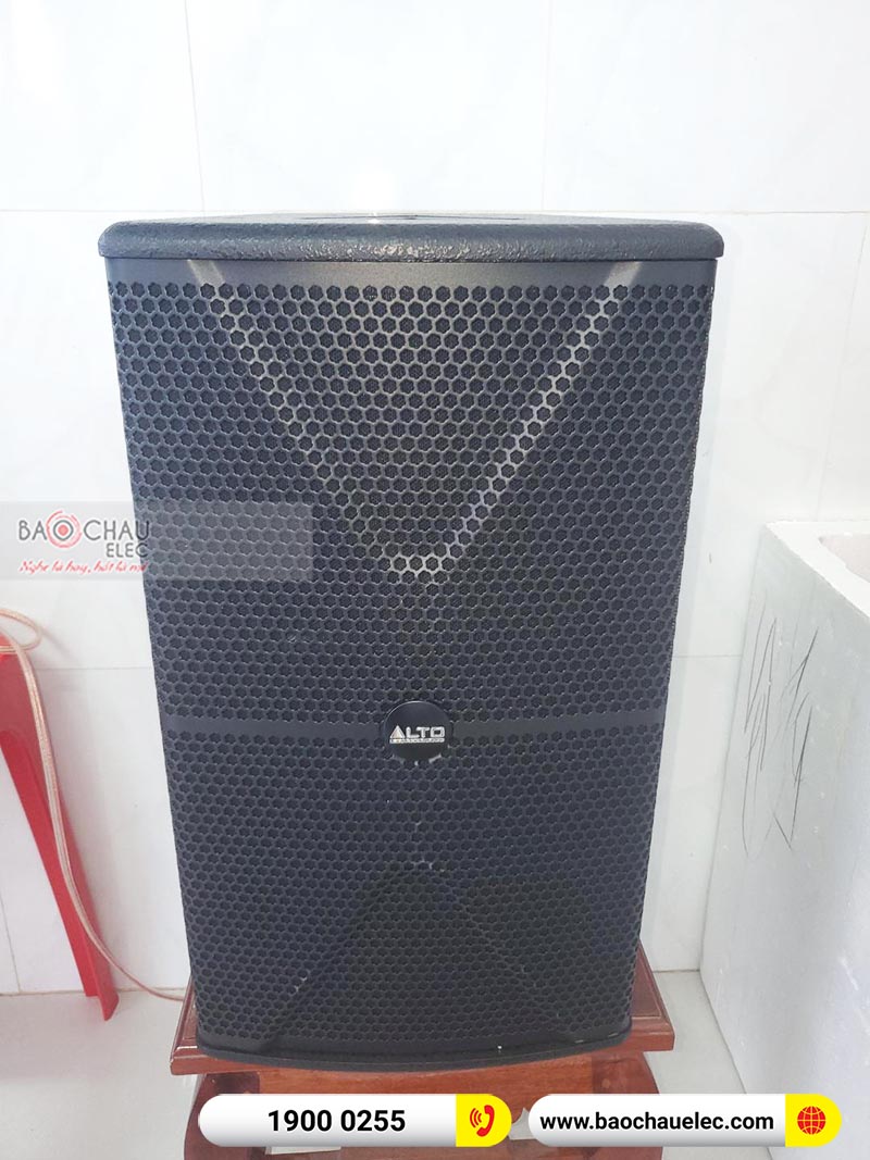 Dàn karaoke gia đình anh Duy