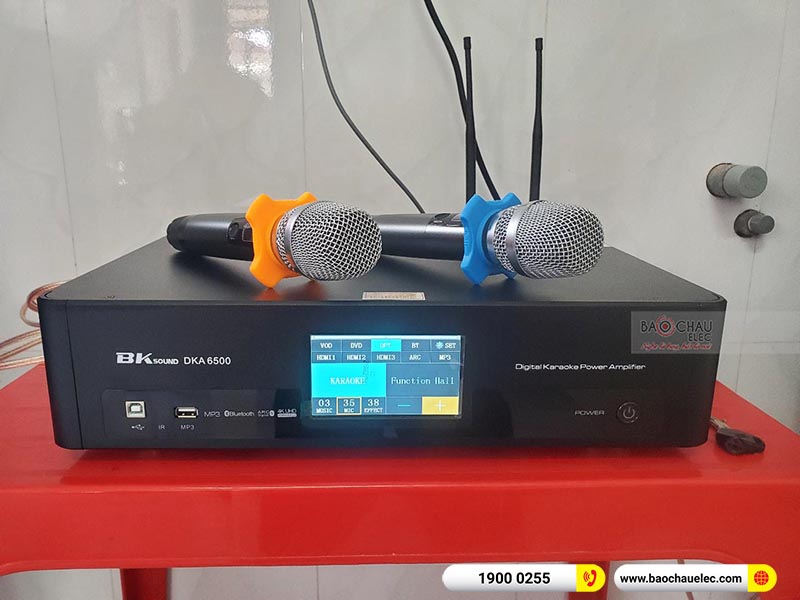 Dàn karaoke gia đình anh Duy