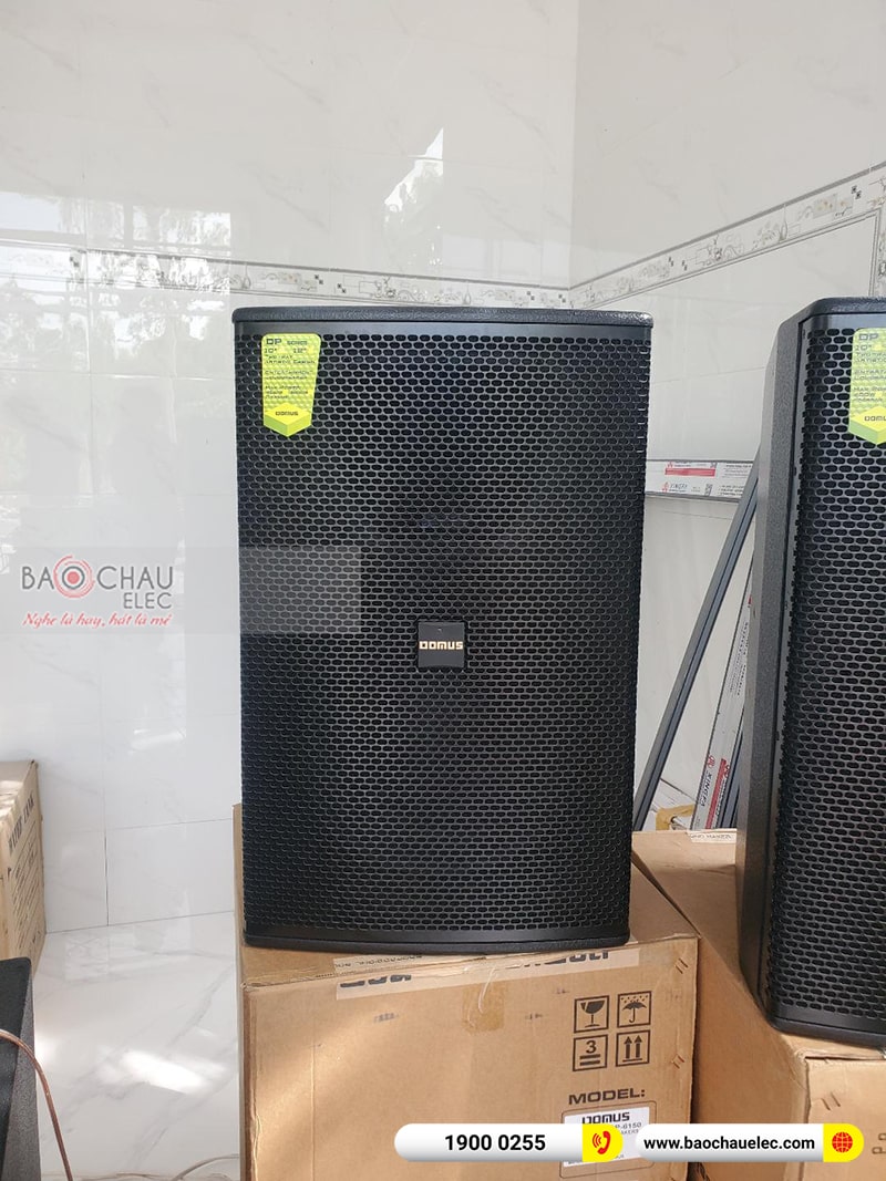 Dàn karaoke gia đình anh Sơn