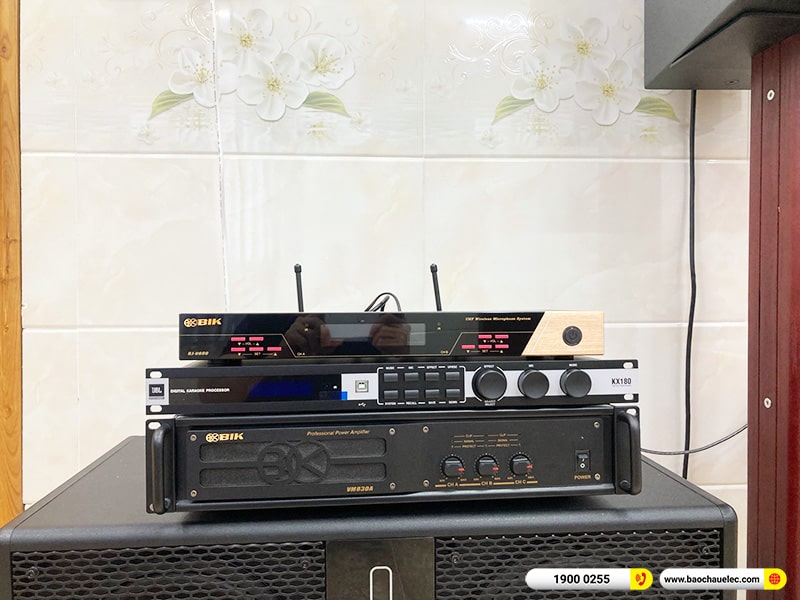 Dàn karaoke gia đình chị Thảo