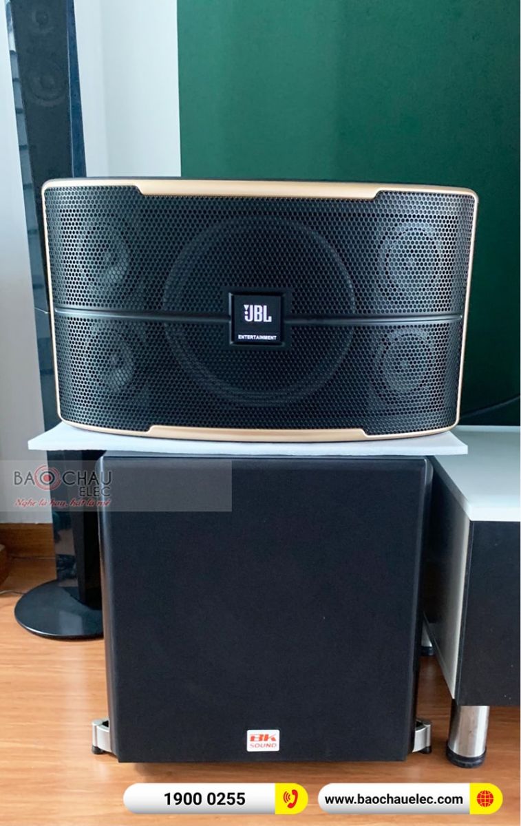 dàn karaoke gia đình anh Tiến