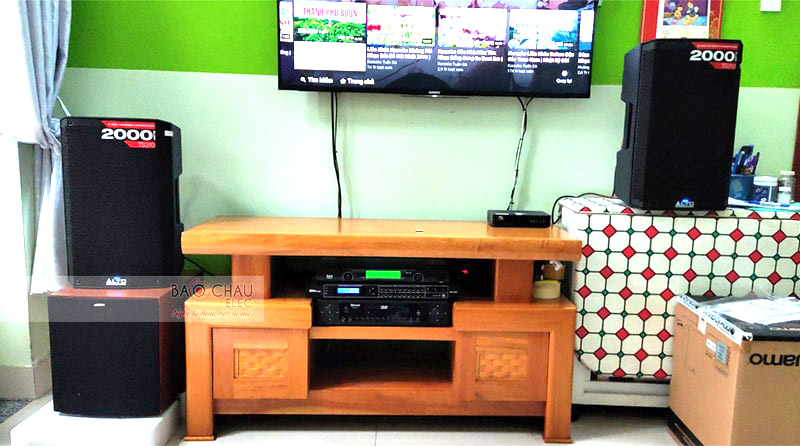 D&agrave;n karaoke gia đ&igrave;nh ch&uacute; Sơn tại TPHCM