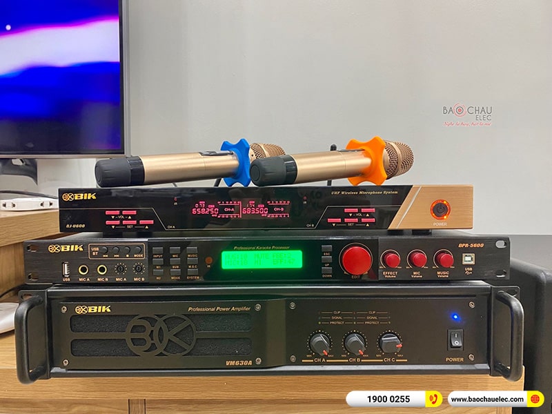 Dàn karaoke gia đình anh Mạnh