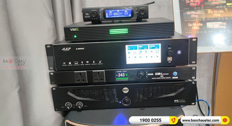 Dàn karaoke gia đình chị Hằng