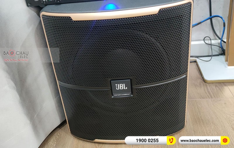Dàn karaoke gia đình chị Hằng